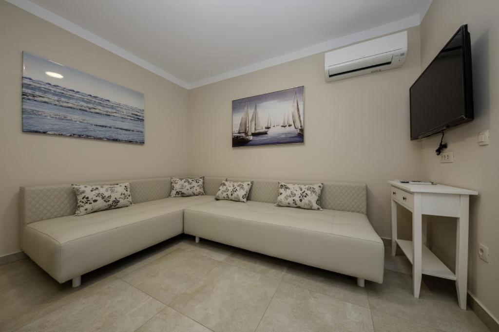 Villa Luka Lopar Exterior photo